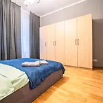 Spacious 2br For 8 Guests, Quite Centre, Art Nouveau Area