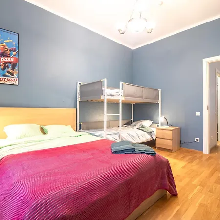 Apartment Spacious 2br For 8 Guests, Quite Centre, Art Nouveau Area Riga