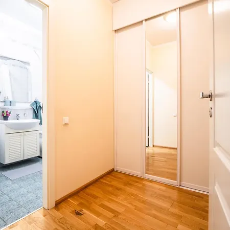 公寓 Spacious 2br For 8 Guests, Quite Centre, Art Nouveau Area