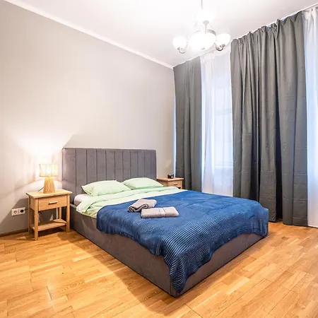 Spacious 2br For 8 Guests, Quite Centre, Art Nouveau Area Apartment *