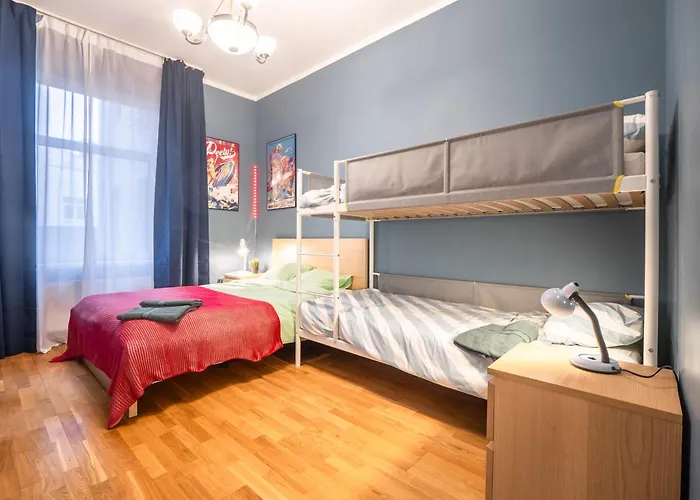 Spacious 2br For 8 Guests, Quite Centre, Art Nouveau Area Διαμέρισμα *