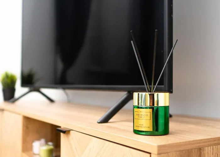 Spacious 2br For 8 Guests, Quite Centre, Art Nouveau Area Διαμέρισμα *