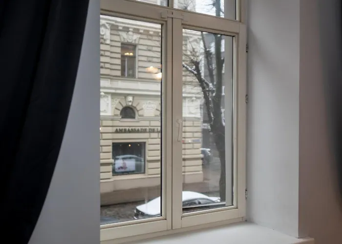 Spacious 2br For 8 Guests, Quite Centre, Art Nouveau Area Διαμέρισμα *