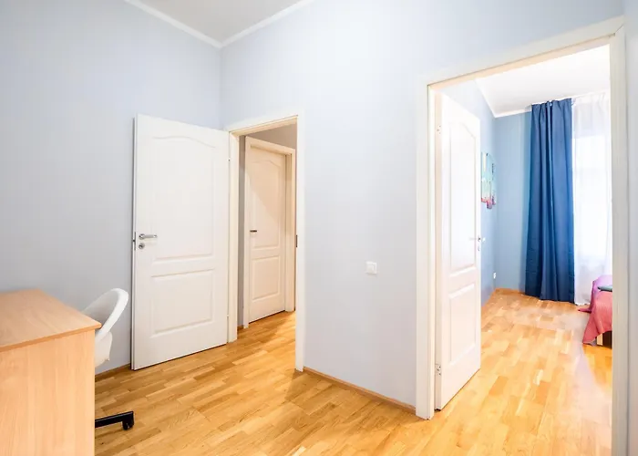 Διαμέρισμα Spacious 2br For 8 Guests, Quite Centre, Art Nouveau Area