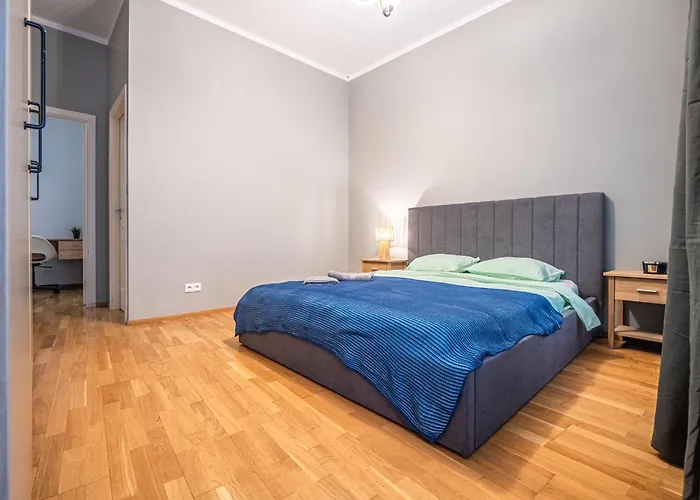 Διαμέρισμα Spacious 2br For 8 Guests, Quite Centre, Art Nouveau Area